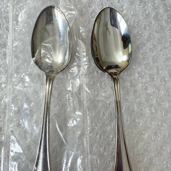 Vintage Silverplated 1881 Rogers Oneida Oval Soup Spoons - Picture 2 of 7